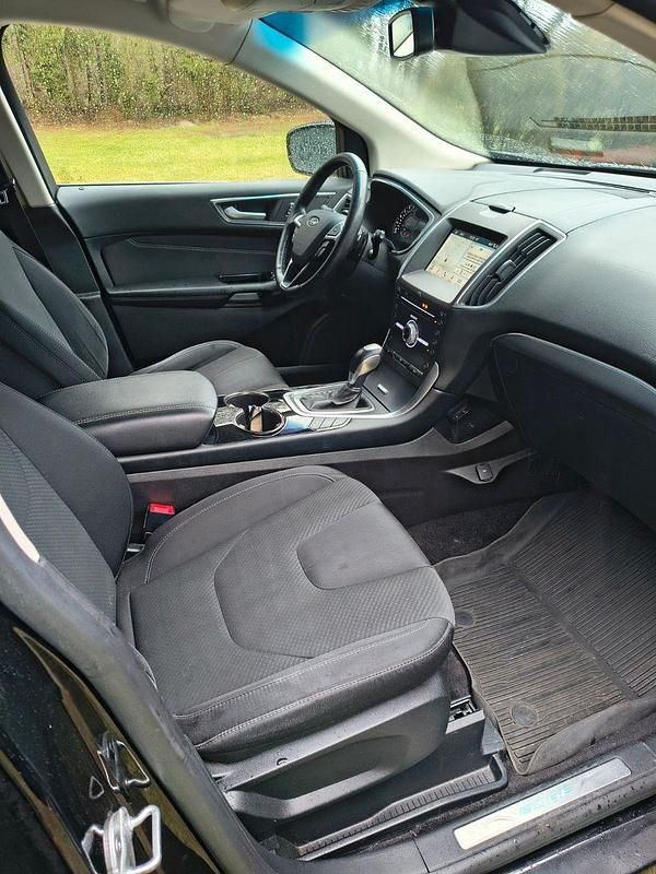 Second-hand Ford Edge Titanium 209 CP (153 kW) 2017 Negru SUV