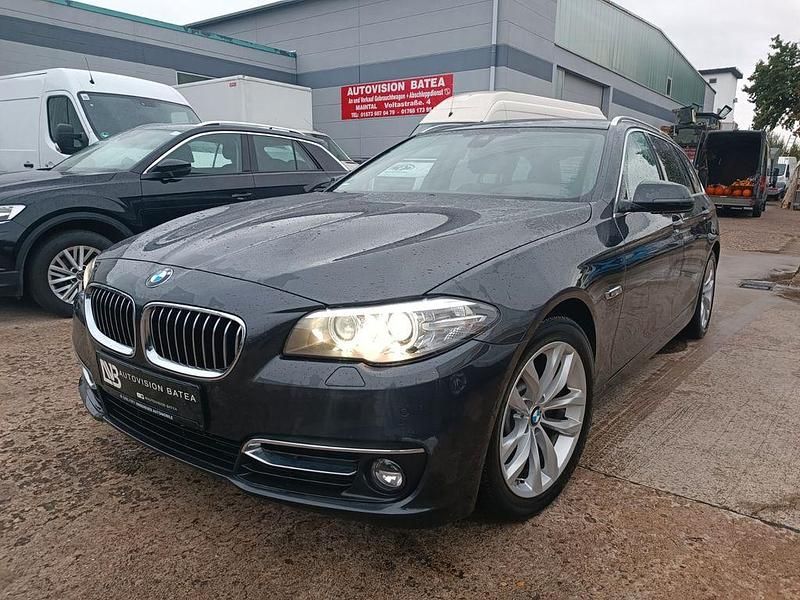 Grau Gebraucht 2016 BMW 520 Luxury Line Kombi | 9.790 € (Superpreis) - Bild 1/4