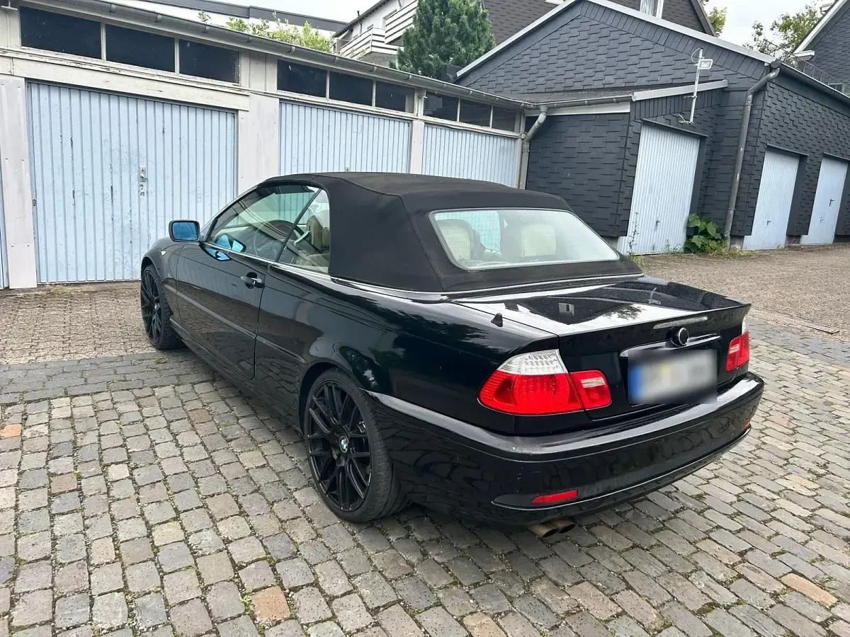 Gebraucht BMW 325 Cabriolet 197 PS (144 kW) 2005 Schwarz Cabrio