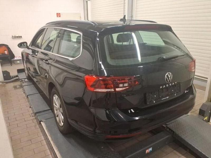 Gebraucht VW Passat S 200 PS (147 kW) 2022 Schwarz Kombi