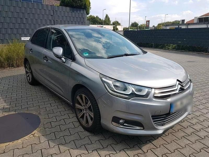 Grau Gebraucht 2016 Citroën C4 Start Limousine | 7.500 € (Fairer Preis) - Bild 1/4