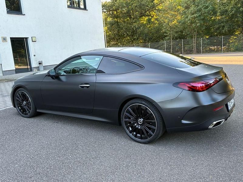 Gebraucht Mercedes CLE220 197 PS (144 kW) 2025 Grau Coupé