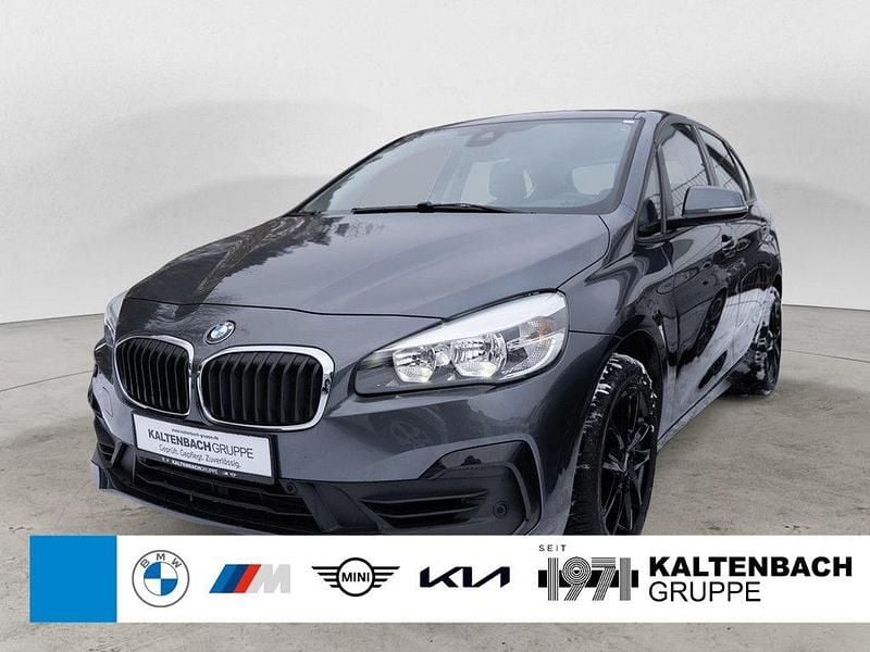 Grau Gebraucht 2020 BMW 218 Active Tourer Performance Van / Kleinbus | 17.890 € (Fairer Preis) - Bild 1/3