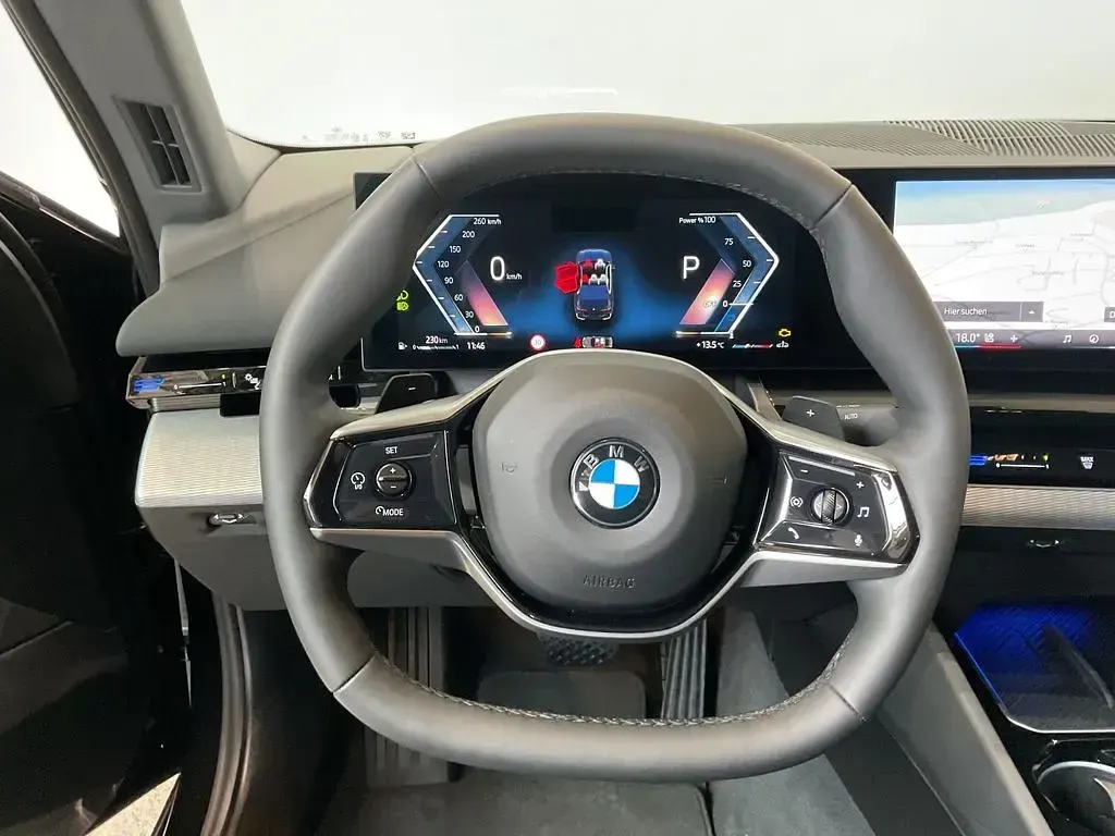 Gebraucht BMW 520 208 PS (152 kW) 2025 Saphirschwarz Limousine
