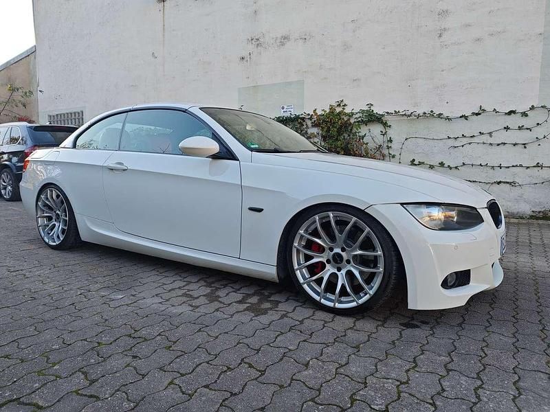 Weiß Gebraucht 2007 BMW 335 Cabriolet Performance Cabrio | 13.500 € (Guter Preis) - Bild 1/4