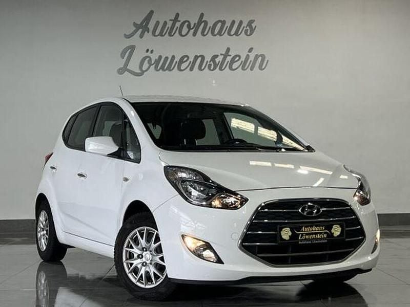 Weiß Gebraucht 2017 Hyundai ix20 YES! Van / Kleinbus | 12.480 € (Fairer Preis) - Bild 1/4