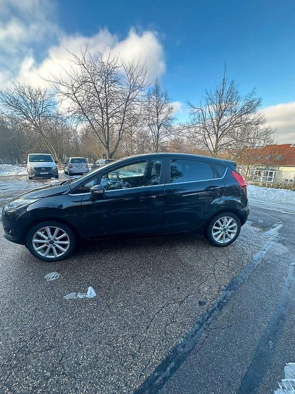Gebraucht Ford Fiesta 101 PS (74 kW) 2017 Schwarz Limousine
