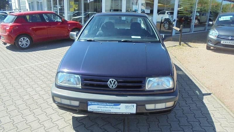 Gebraucht VW Vento 90 PS (66 kW) 1994 Violett Limousine
