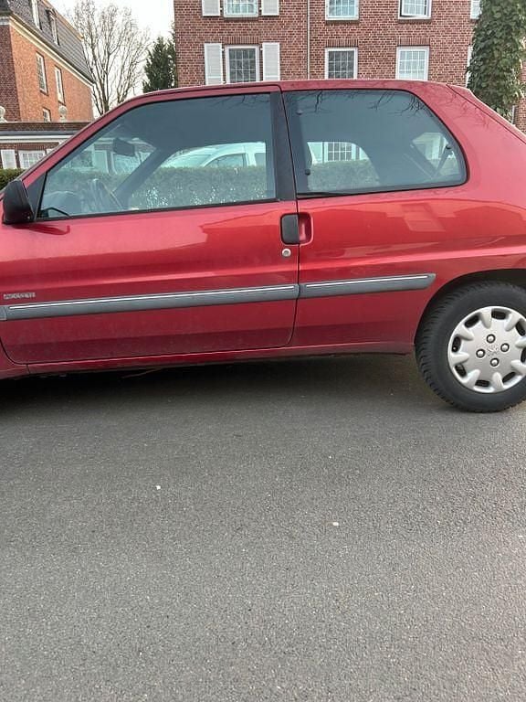 Gebraucht Peugeot 106 102 PS (75 kW) 2002 Rot Kleinwagen