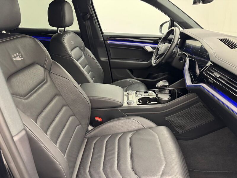 Gebraucht VW Touareg R-line 286 PS (210 kW) 2022 Black metallic SUV