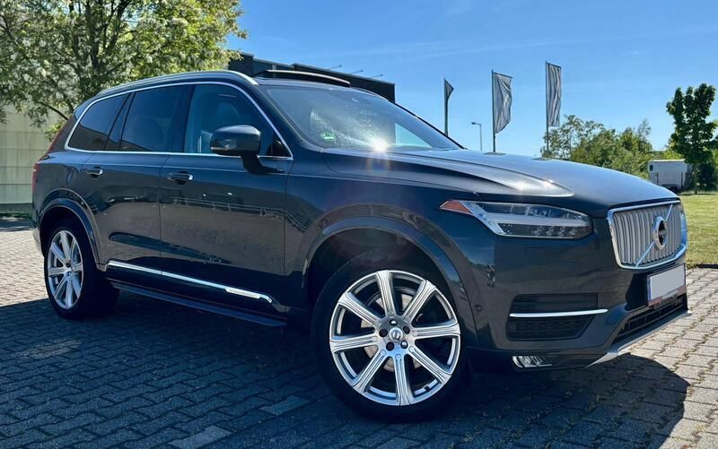 Grau Gebraucht 2017 Volvo XC90 Inscription SUV | 18.900 € - Bild 1/4
