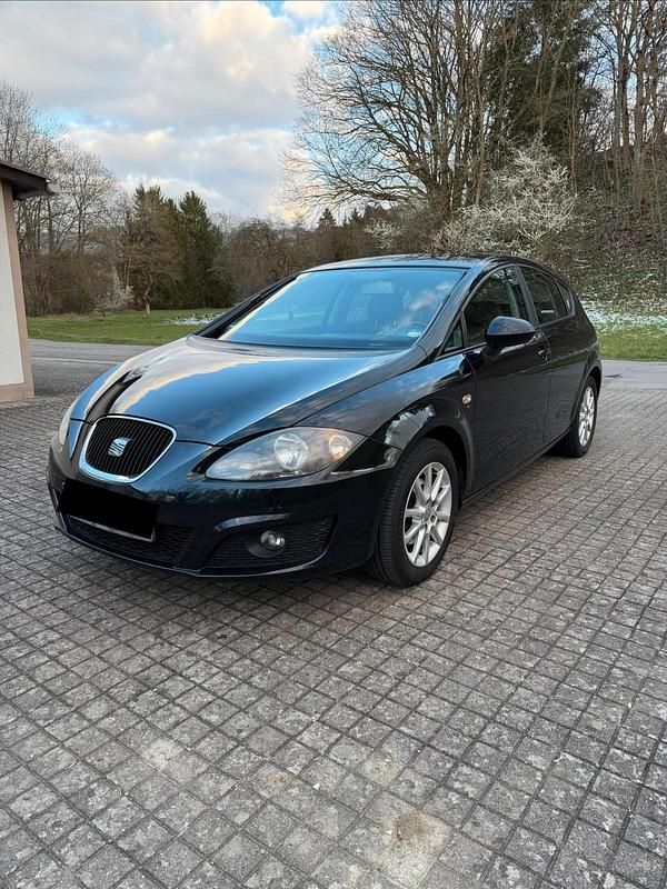 Usata Seat Leon 125 CV (91 kW) 2011 Nero Utilitaria