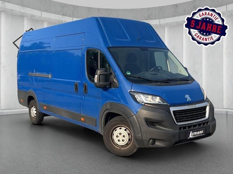 Farbe blau line/deckende l Gebraucht 2021 Peugeot Boxer Premium Van | 22.495 € (Teuer) - Bild 1/4