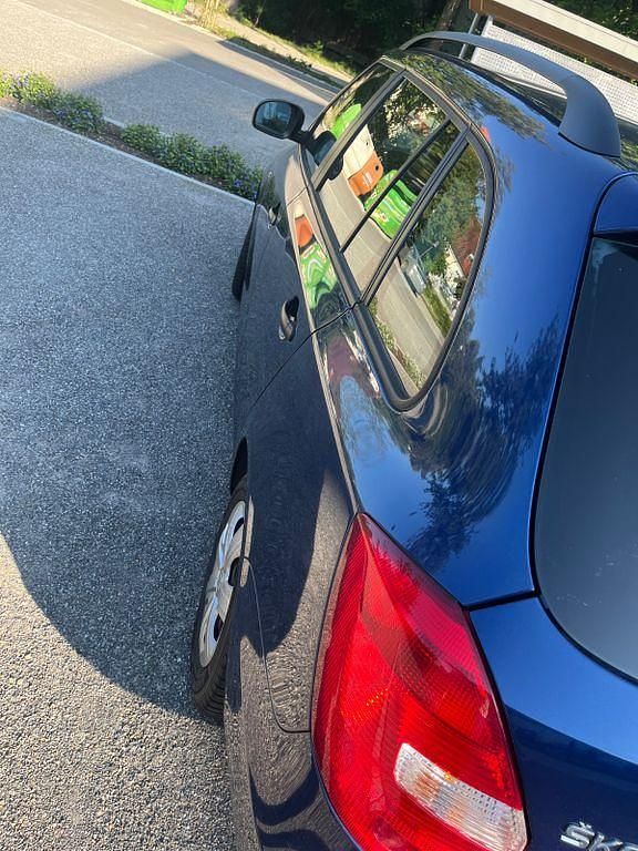 Blau Gebraucht 2013 Skoda Fabia Family Kombi | 3.900 € (Fairer Preis) - Bild 1/4