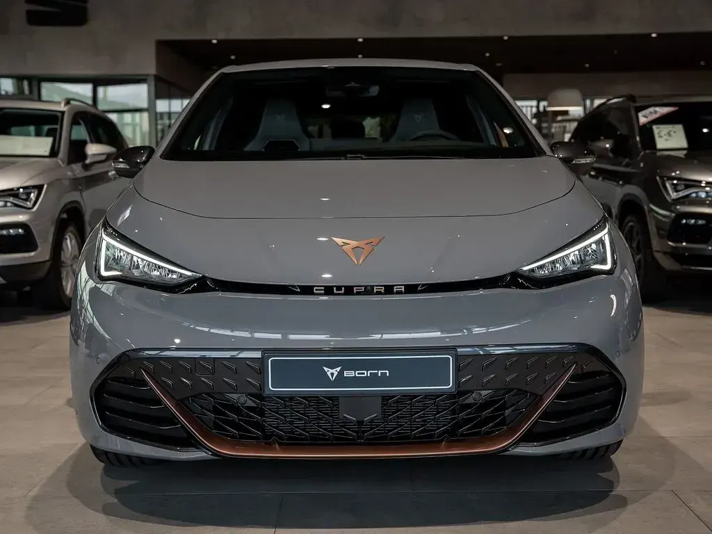 Second-hand Cupra Born 169 kW (231 CP) 2025 Gri Hatchback