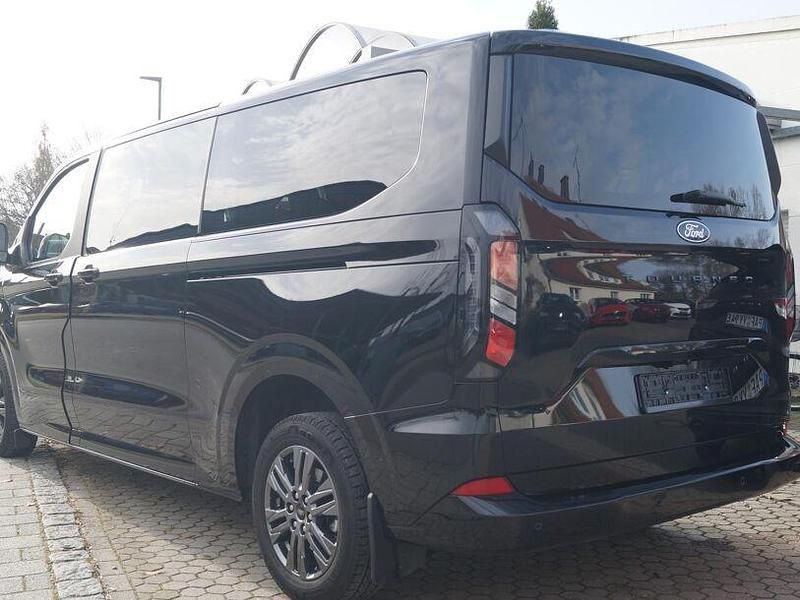 Gebraucht Ford Tourneo Titanium 136 PS (100 kW) 2025 Schwarz Van / Kleinbus
