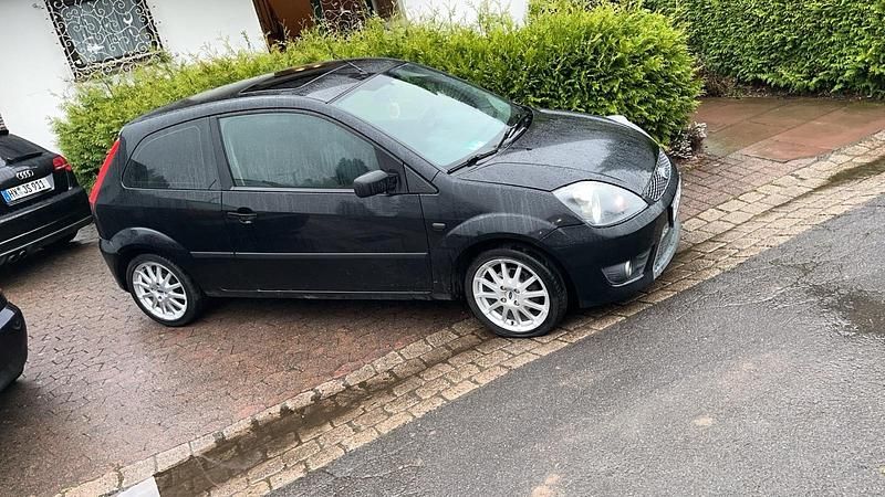Schwarz Gebraucht 2005 Ford Fiesta Sport Kleinwagen | 1.750 € (Fairer Preis) - Bild 1/1