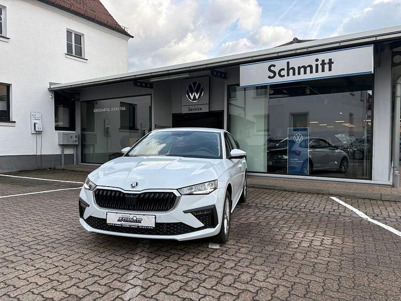 Neu Skoda Scala 150 PS (110 kW) 2026 Weiß Kleinwagen