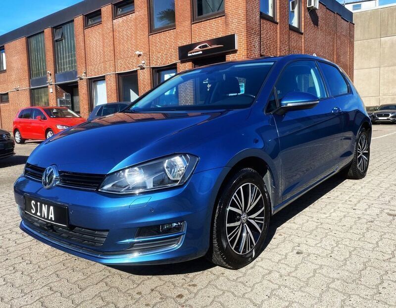 Blau Gebraucht 2016 VW Golf VII Allstar Limousine | 6.890 € (Fairer Preis) - Bild 1/4