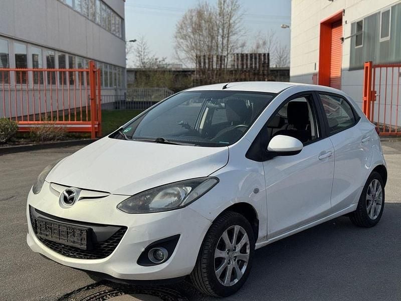 Gebraucht Mazda 2 Active 75 PS (55 kW) 2011 Weiß Kleinwagen