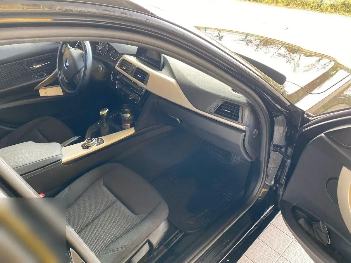 Gebraucht BMW 320 Advantage 184 PS (135 kW) 2017 Schwarz Kombi