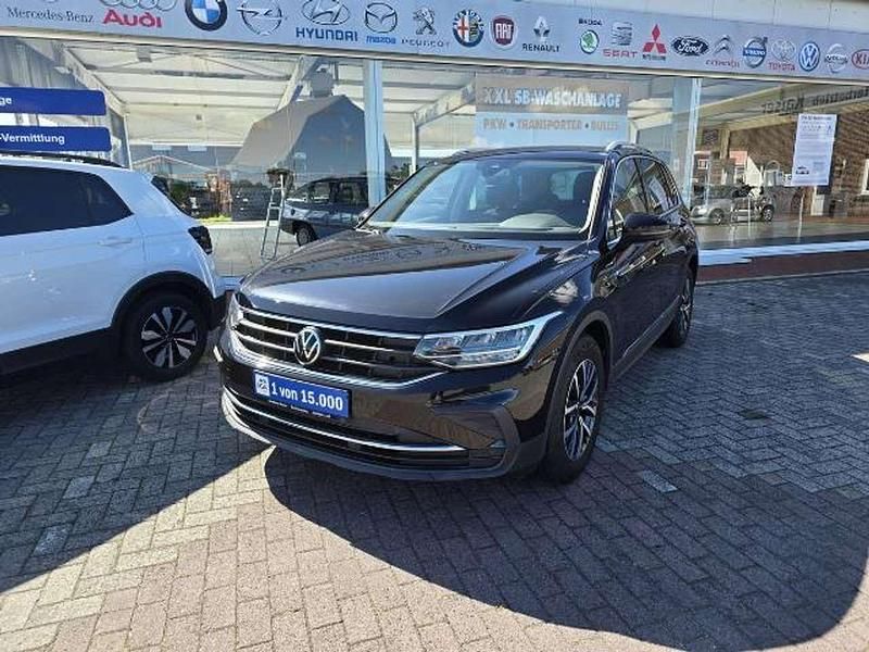 Deep black perleffekt Gebraucht 2022 VW Tiguan Life SUV | 26.745 € (Fairer Preis) - Bild 1/4