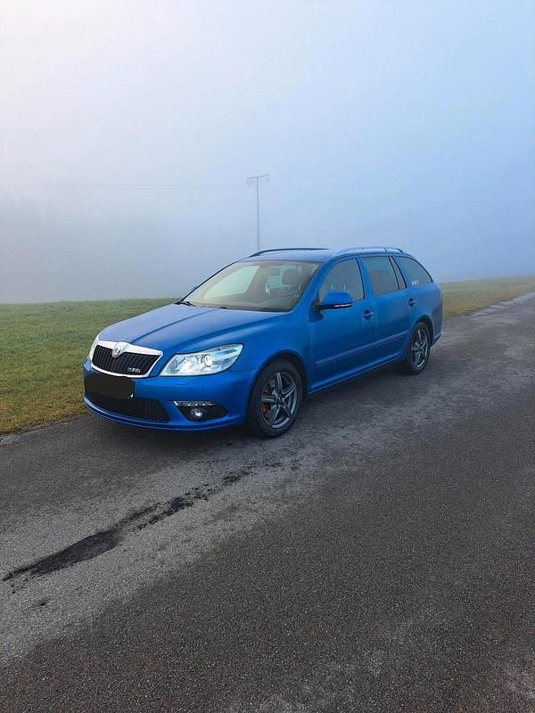 Blau Gebraucht 2011 Skoda Octavia RS Kombi | 6.800 € - Bild 1/4