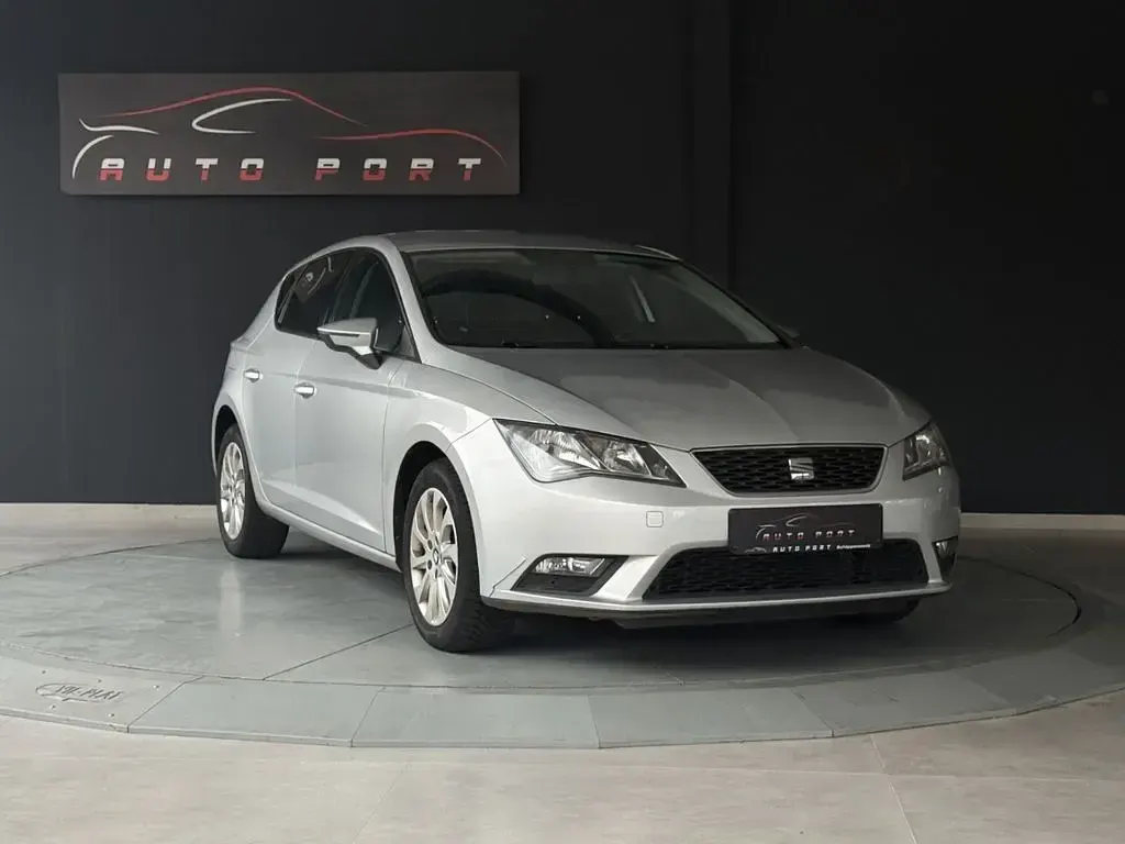 Gebraucht Seat Leon Style 105 PS (77 kW) 2014 Eissilber/estrella silver Limousine
