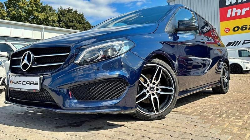 Blau Gebraucht 2018 Mercedes B200 AMG line Van / Kleinbus | 14.700 € (Guter Preis) - Bild 1/4