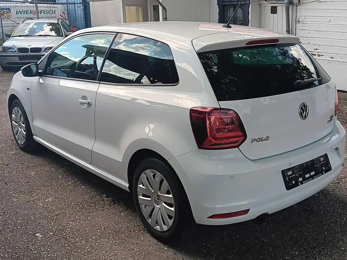 Gebraucht VW Polo LOUNGE 90 PS (66 kW) 2015 Pure white Kleinwagen