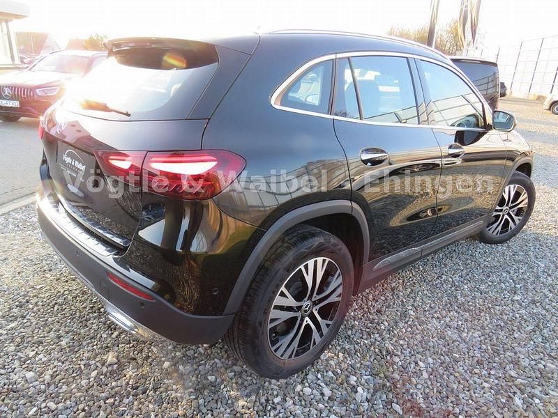 Gebraucht Mercedes GLA220 Advanced Plus 190 PS (139 kW) 2024 Schwarz SUV