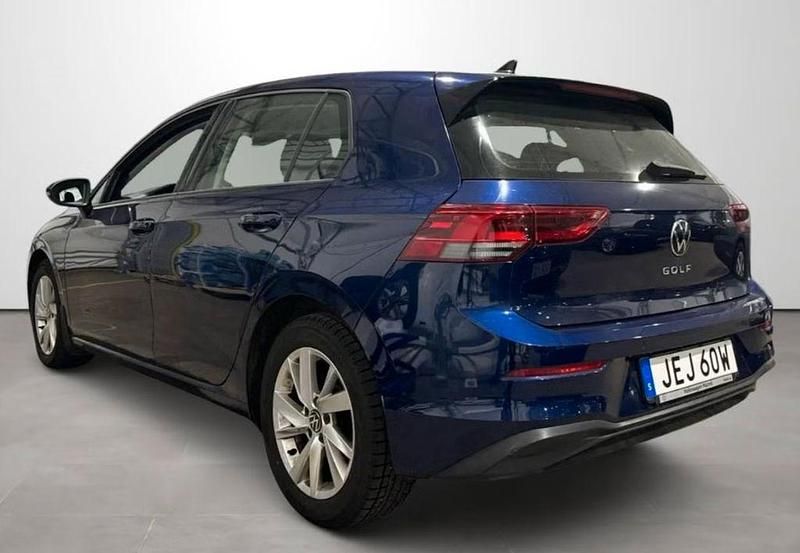 Gebraucht VW Golf VIII 131 PS (96 kW) 2021 Blau Limousine