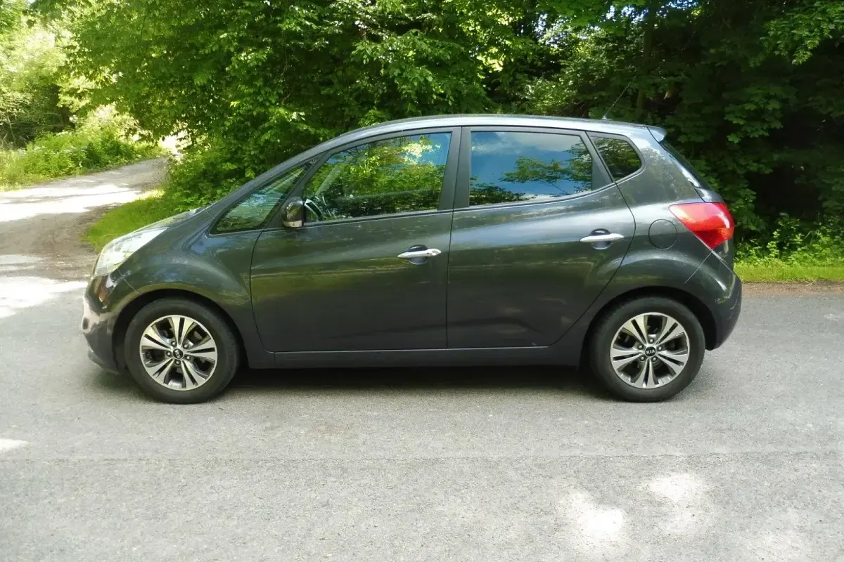 Gebraucht Kia Venga DREAM-TEAM Edition 125 PS (91 kW) 2016 Grau Kleinwagen