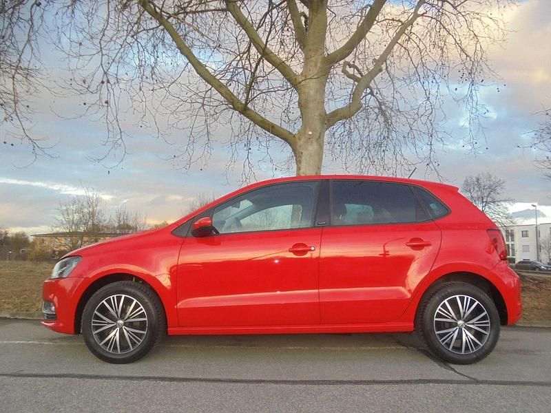 Gebraucht VW Polo Allstar 75 PS (55 kW) 2017 Rot Kleinwagen