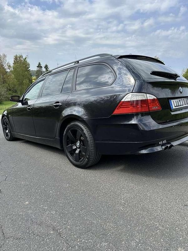 Gebraucht BMW 530 Sport Line 235 PS (172 kW) 2007 Kombi
