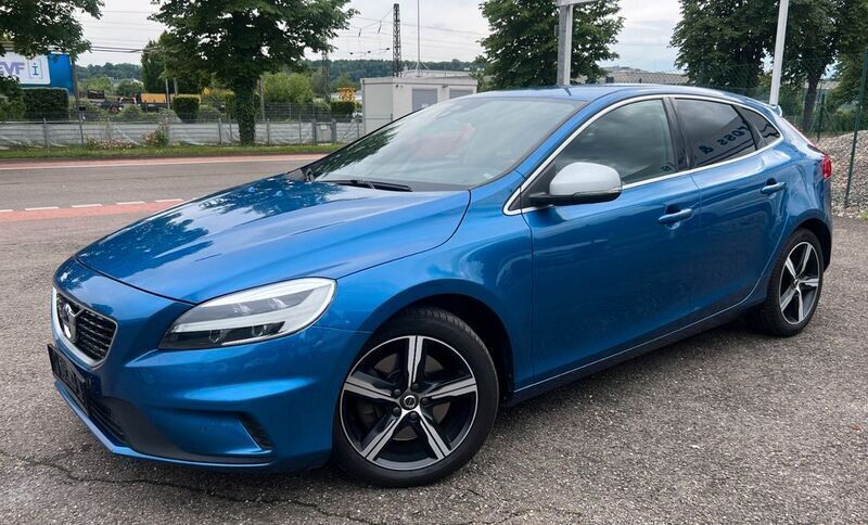 Blau Gebraucht 2019 Volvo V40 R-Design Kombi | 14.850 € (Etwas zu teuer) - Bild 1/4