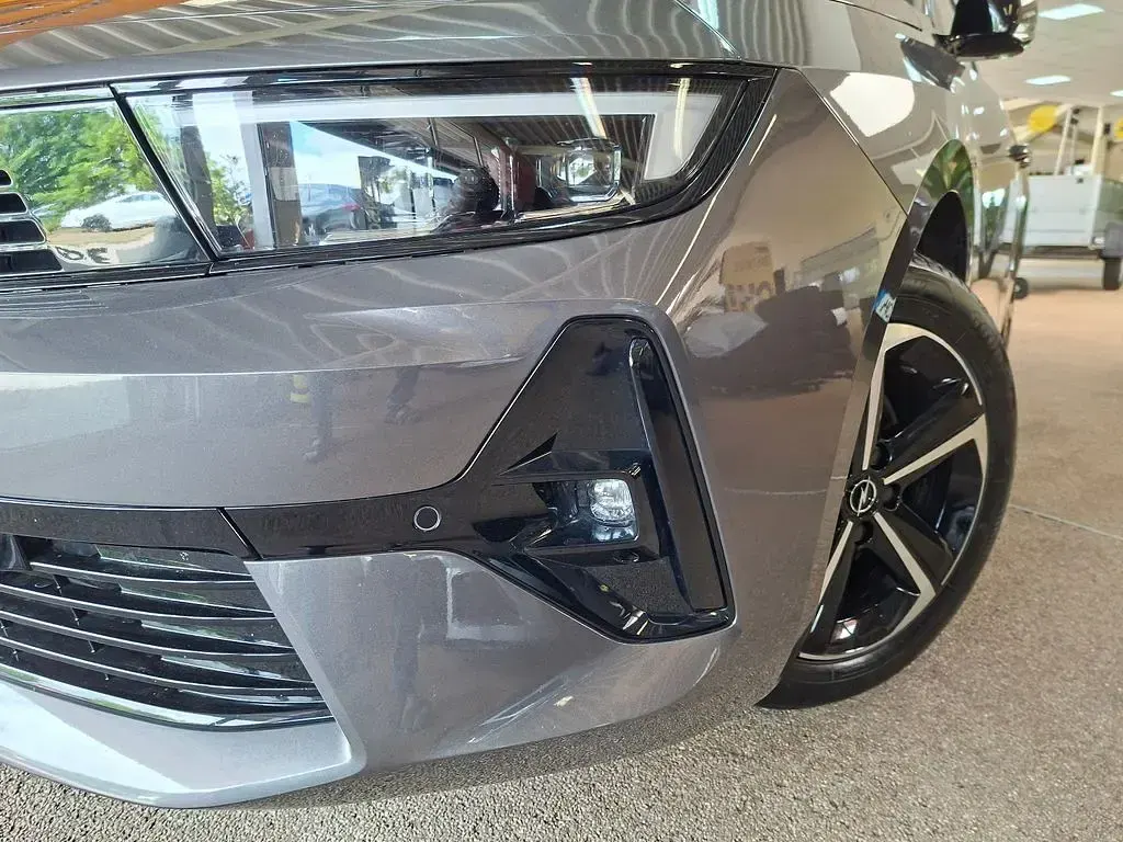 Gebraucht Opel Astra 131 PS (96 kW) 2025 Grau Kleinwagen