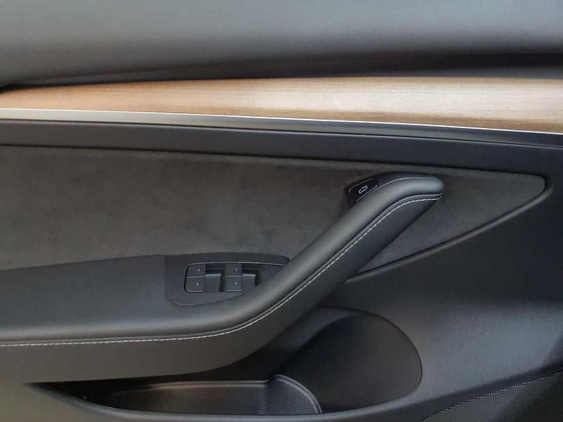 Gebraucht Tesla Model 3 Performance 376 kW (512 PS) 2022 Pearl white multicoat Limousine