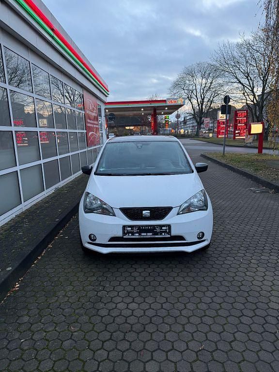 Weiß Gebraucht 2019 Seat Mii Chic Kleinwagen | 7.950 € (Guter Preis) - Bild 1/4
