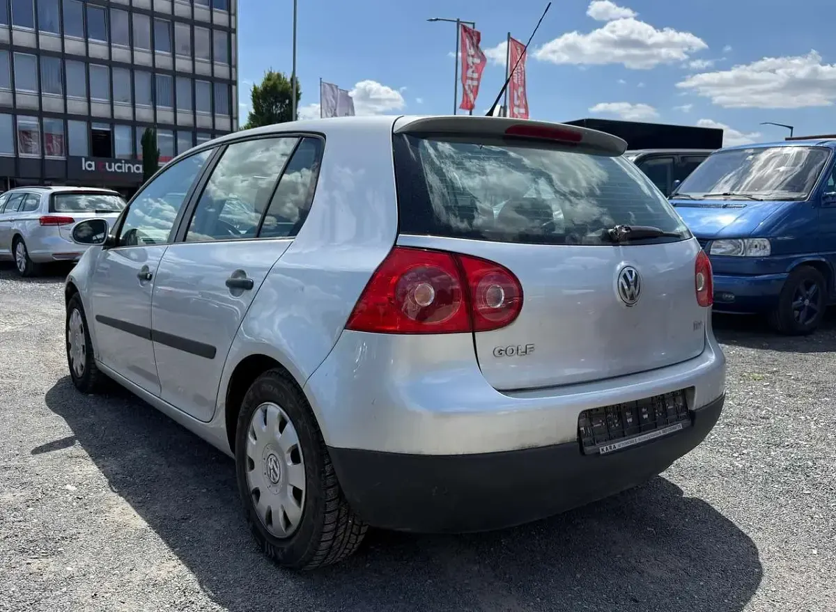 Gebraucht VW Golf IV 105 PS (77 kW) 2006 Reflexsilber metallic Kleinwagen
