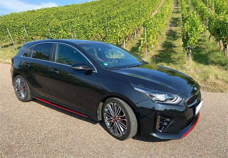 Schwarz Gebraucht 2020 Kia Ceed GT Limousine | 22.990 € (Fairer Preis) - Bild 1/4