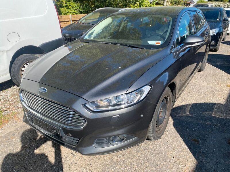 Grau Gebraucht 2015 Ford Mondeo Titanium Limousine | 5.200 € (Superpreis) - Bild 1/4