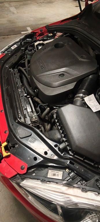 Gebraucht Volvo XC60 R-Design 150 PS (110 kW) 2017 Rot SUV