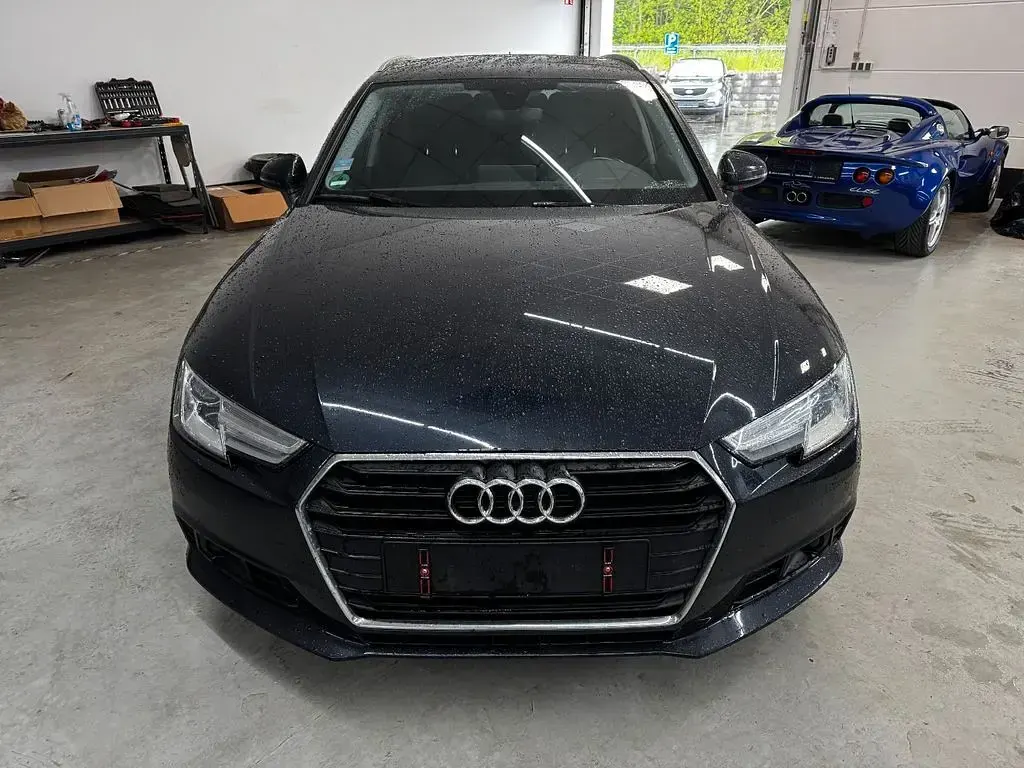 Gebraucht Audi A4 Basis 190 PS (139 kW) 2017 Blau Kombi