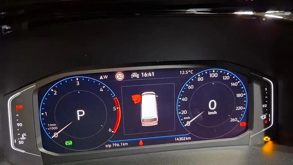 Używany VW Multivan 204 KM (150 kW) 2023 Czarny Minivan