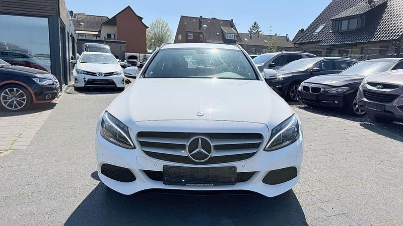 Gebraucht Mercedes C180 116 PS (85 kW) 2017 Polarweiss  unilack Kombi