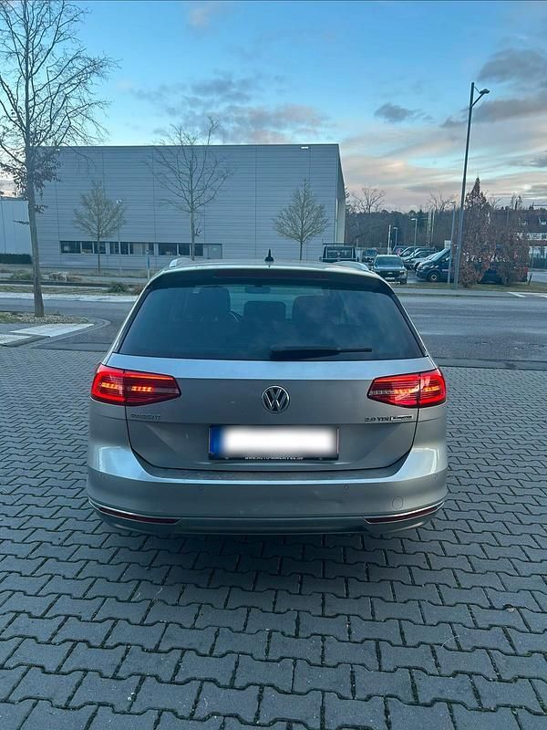 Gebraucht VW Passat Highline 150 PS (110 kW) 2016 Grau Kombi