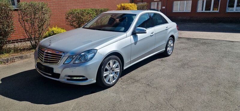 Silber Gebraucht 2011 Mercedes E350 Limousine | 11.000 € (Superpreis) - Bild 1/4