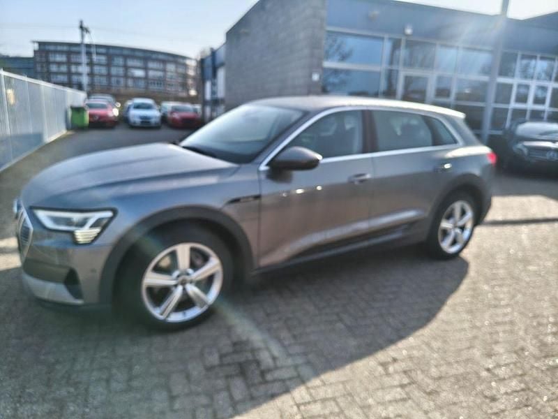 Gebraucht Audi e-tron Sport 300 kW (408 PS) 2019 Grau SUV