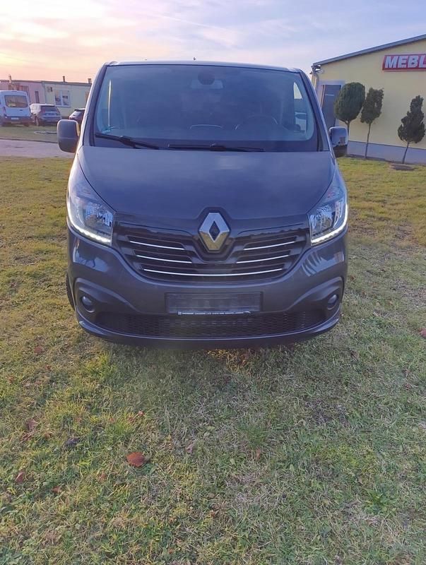 Schwarz Gebraucht 2019 Renault Trafic Van / Kleinbus | 21.000 € - Bild 1/4